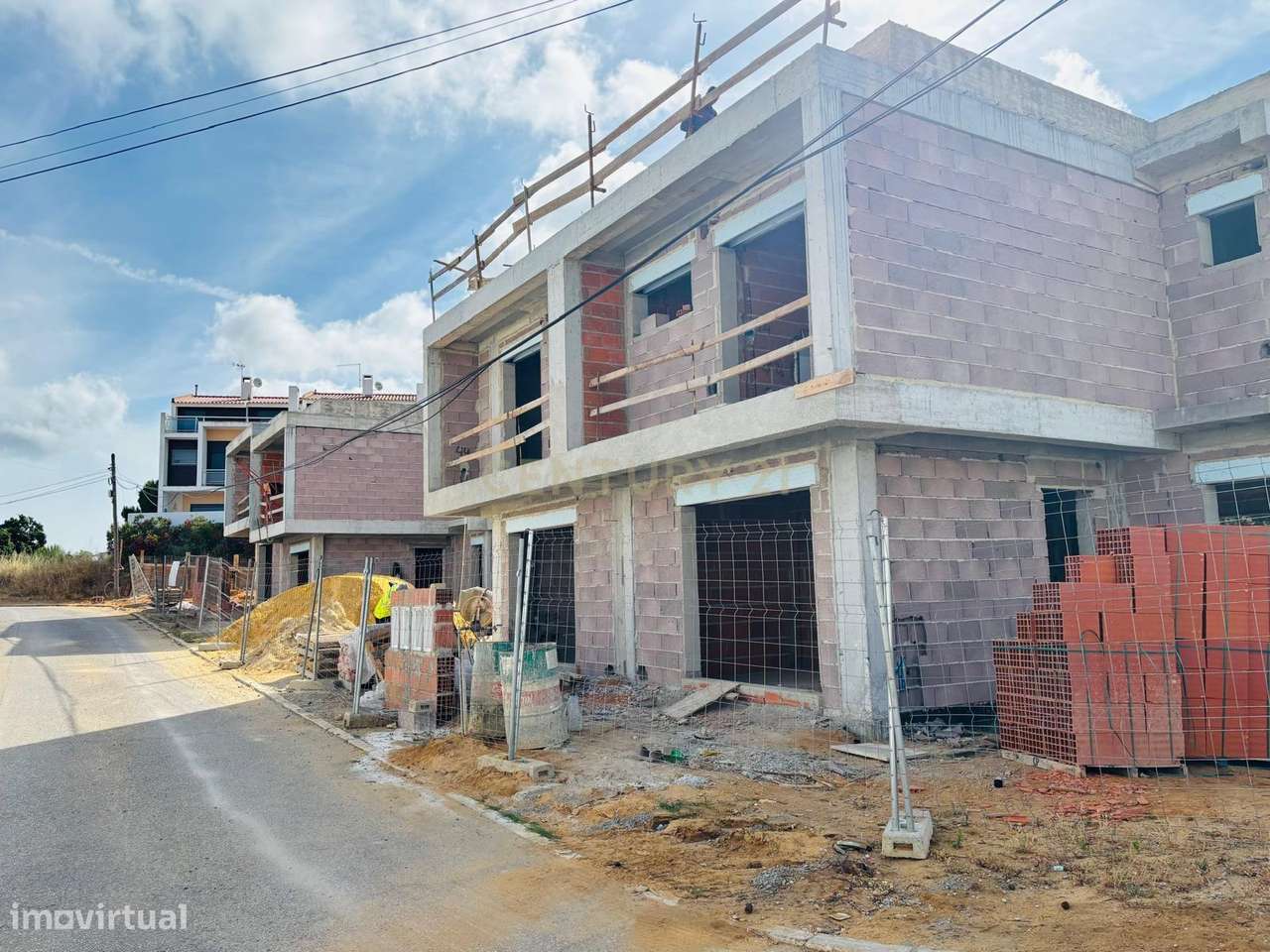 A Única Moradia Que Combina Design, Jardim Privado e Exclusividade — Ú - Grande imagem: 4/51