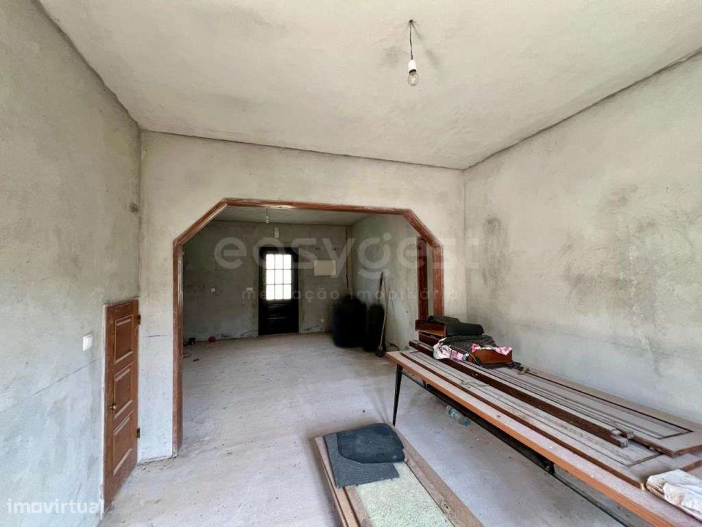 Quintinha por recuperar com cerca de 1hectare perto da praia Serra ... - Grande imagem: 5/17