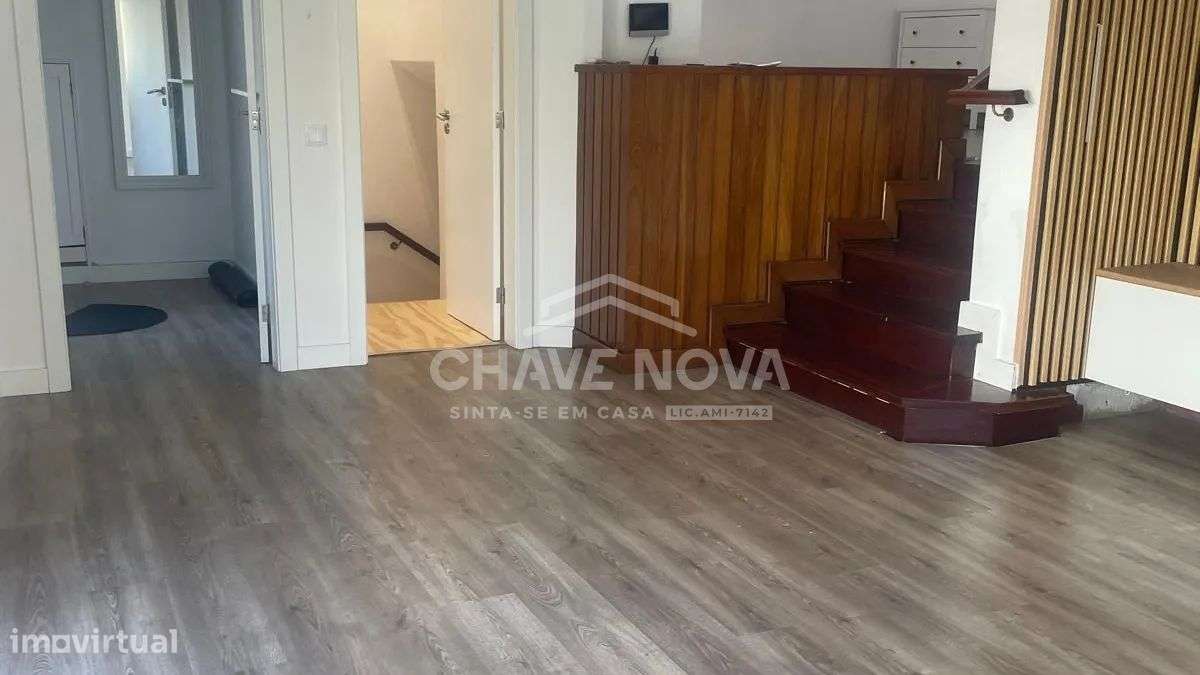 Moradia V4 Totalmente Remodelada em Águas Santas - Grande imagem: 5/32