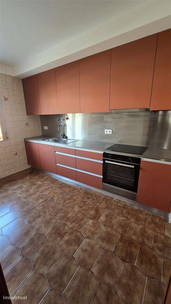 APARTAMENTO T3 NO CENTRO DA PÓVOA DE VARZIM-0