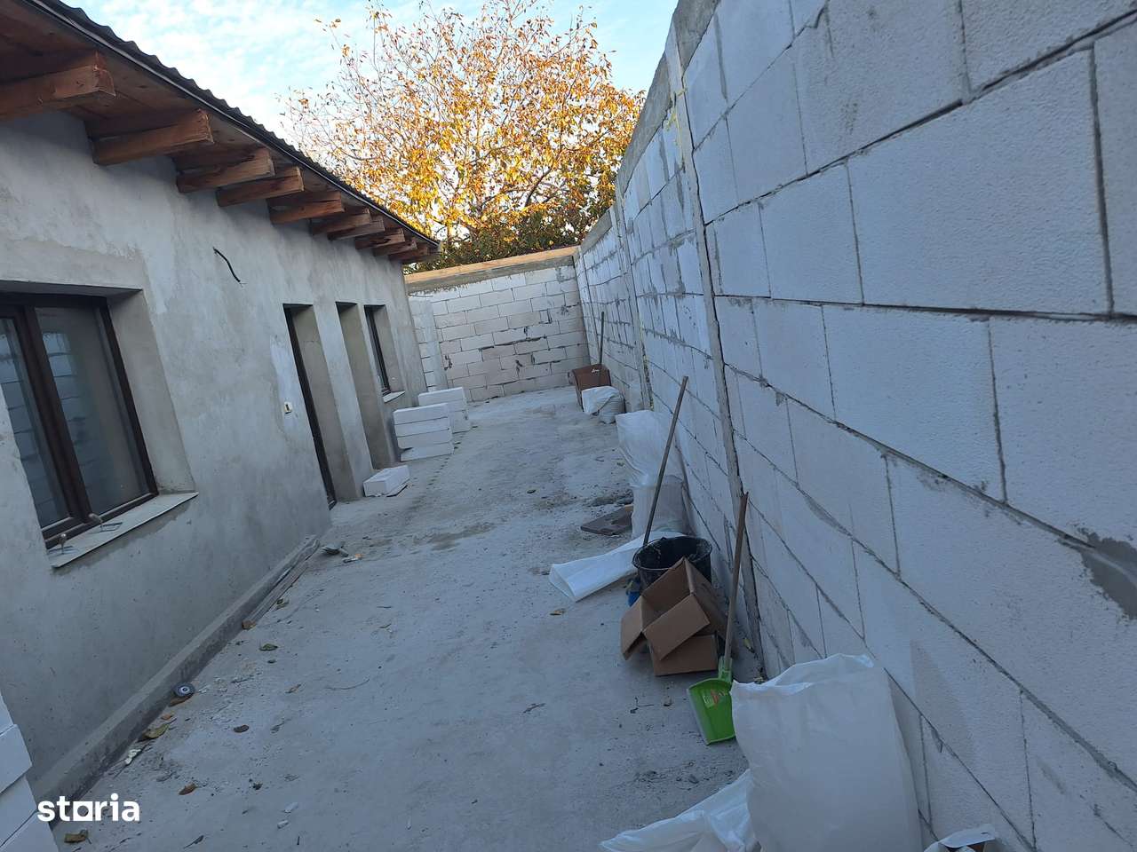 Casa deosebita,5 camere,teren 220mp, renovata, zona Medeea-9