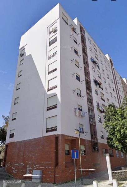 T-2 em Marvila com elevador