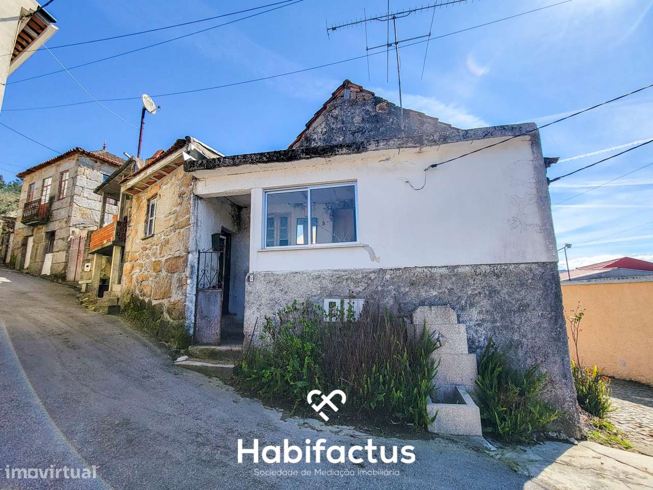 Moradia T3+2 para Remodelar  á venda– Uma Oportunidade Única em Póvoa - Grande imagem: 4/26