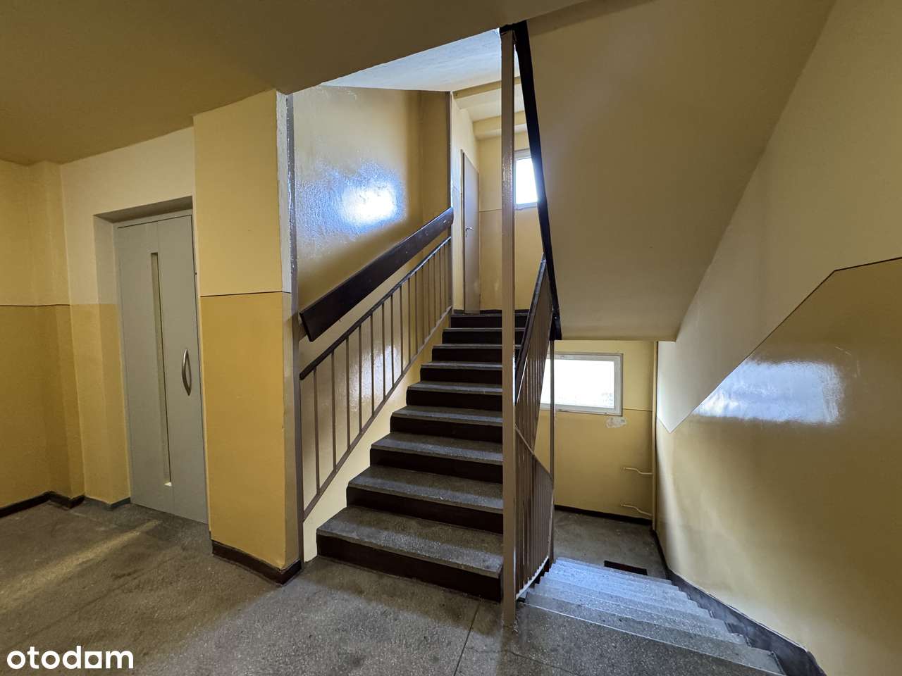 Mieszkanie 2-pokojowe z balkonem do remontu-16