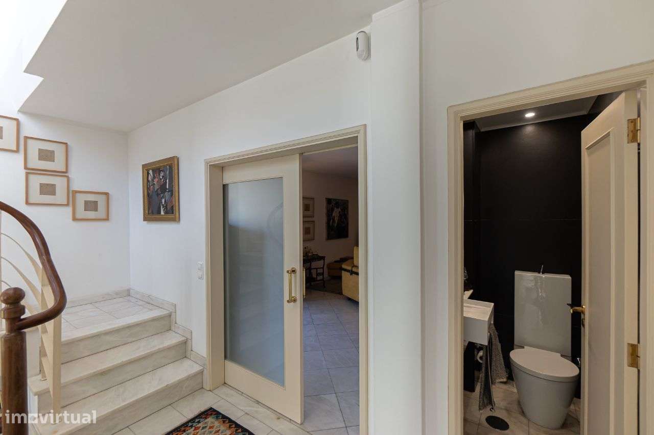 Moradia totalmente remodelada na melhor zona das Antas-11