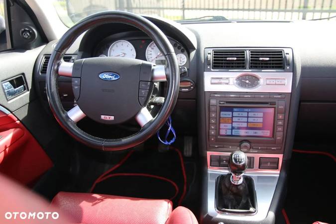 Ford Mondeo V6 ST 220 - 9