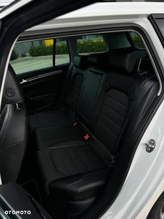 Volkswagen Golf VIII 2.0 TDI United - 27