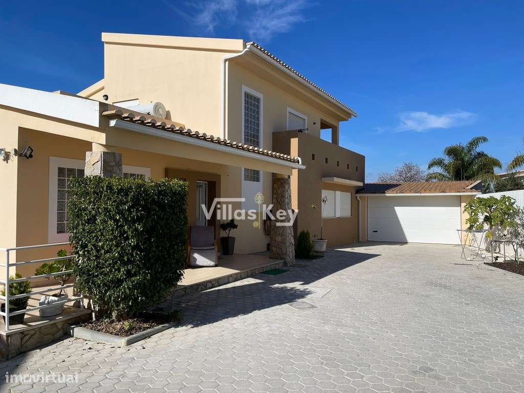 Moradia T4+2: Conforto, Elegância e Localização Privilegiada! - Grande imagem: 5/38