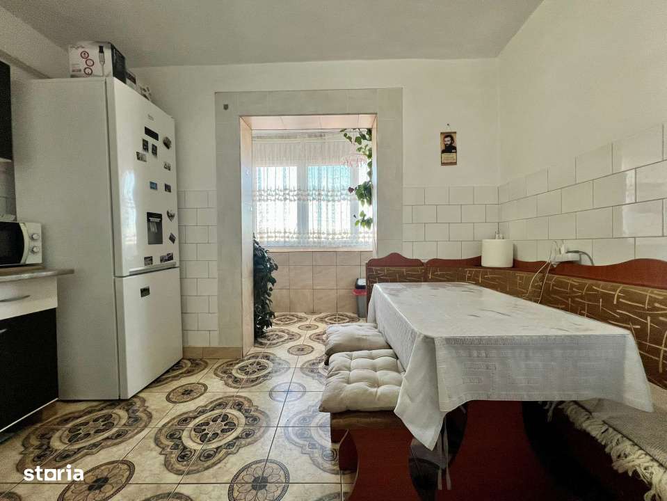 Apartament luminos 3 camere, 2 bai, parcare-12