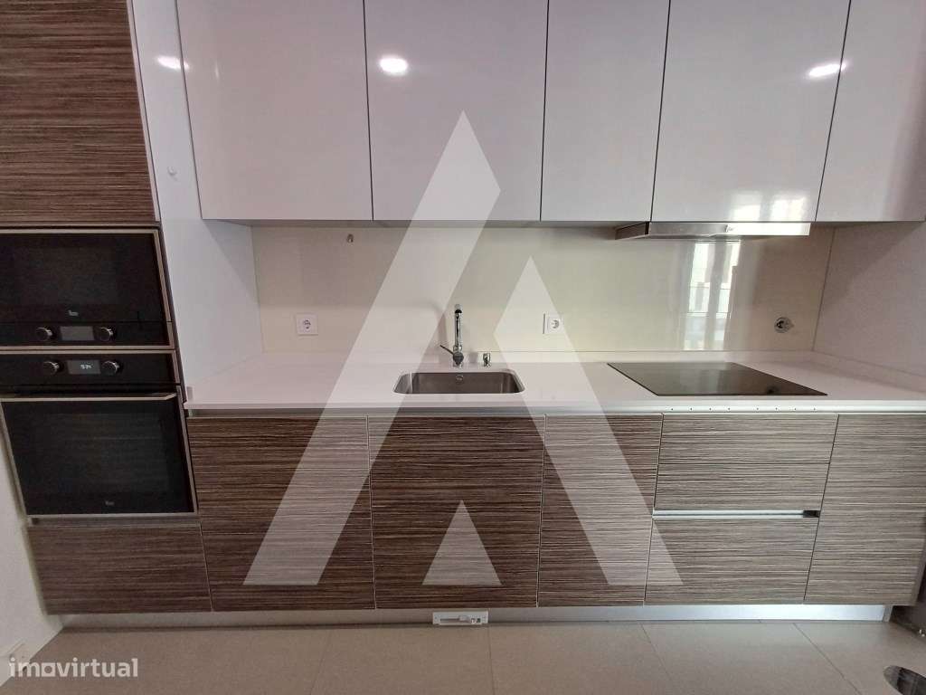 Apartamento T2 junto ao Centro Comercial Glicínias - Grande imagem: 2/21