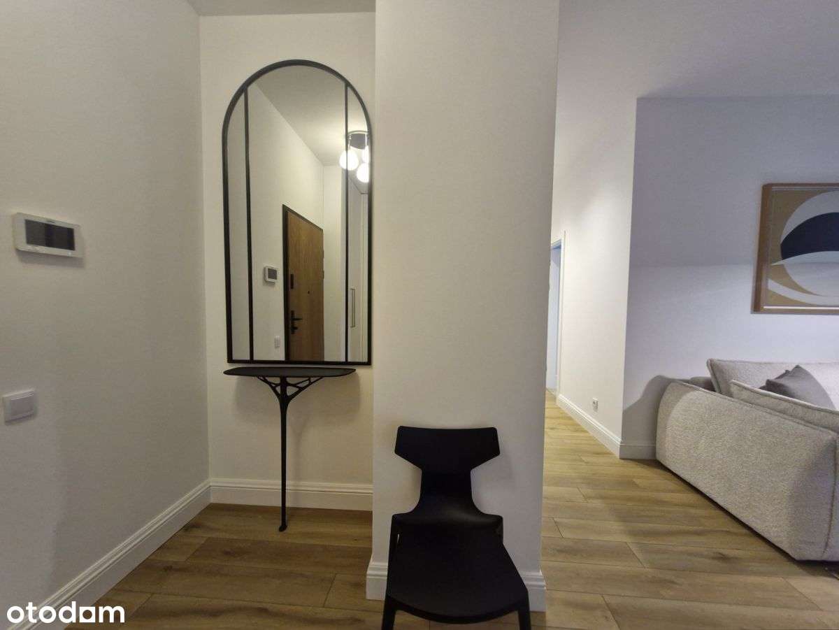 Przestronny Apartament w sercu Gdyni na 2 piętrze-10