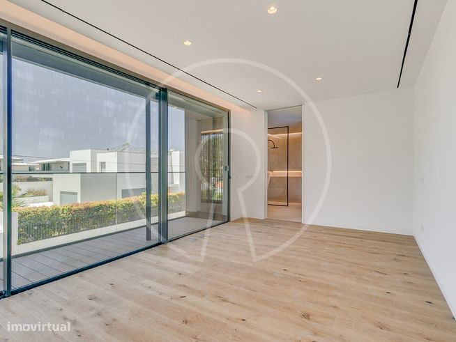 Luxuosa moradia T6 contemporânea em Birre-31