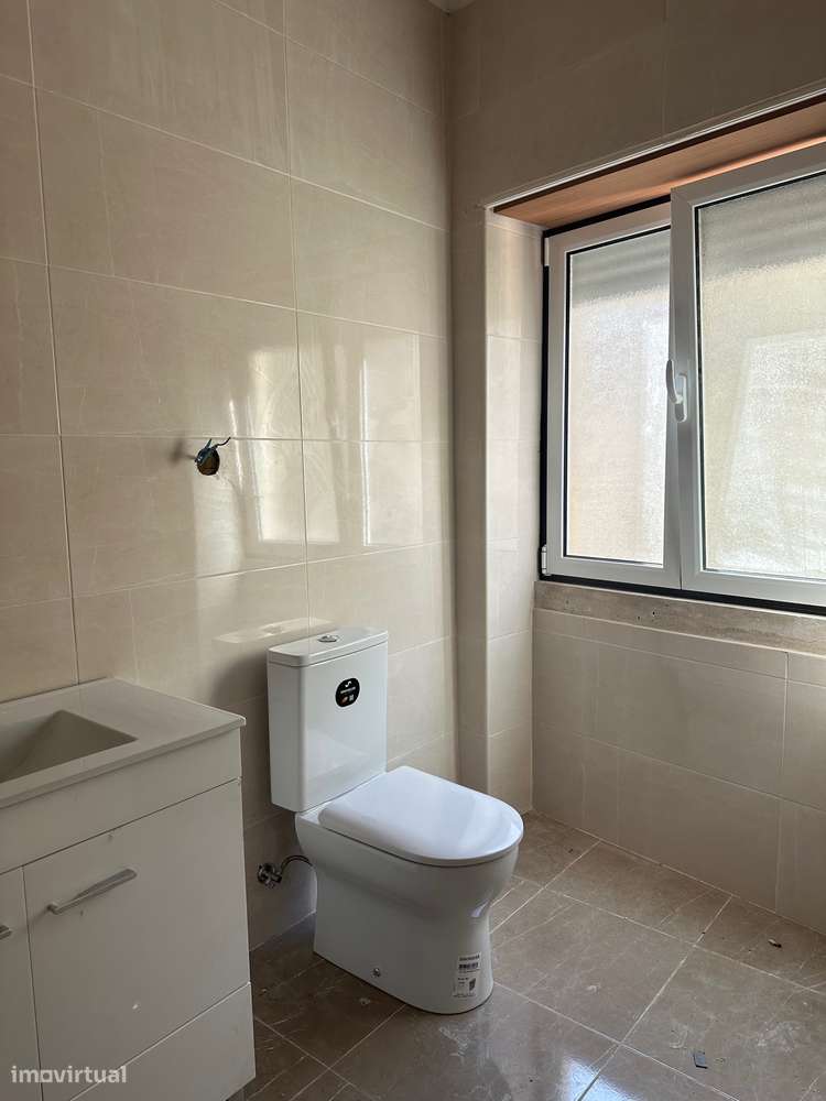 Apartamento T3+2, com 3 casas de banho e garagem-14