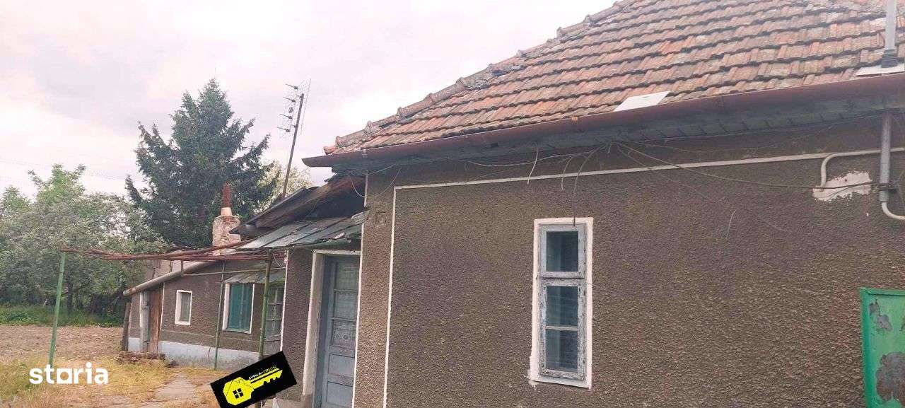 Casa Iosia, 477 mp teren , gaz , acces auto, la  pret de apartament - Imagine principală: 5/5