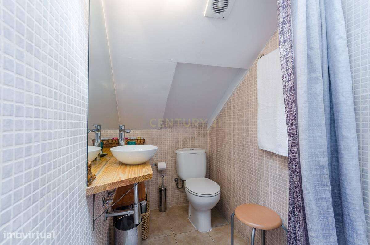 Apartamento T2 à venda na Rua da Mouraria - Grande imagem: 5/31