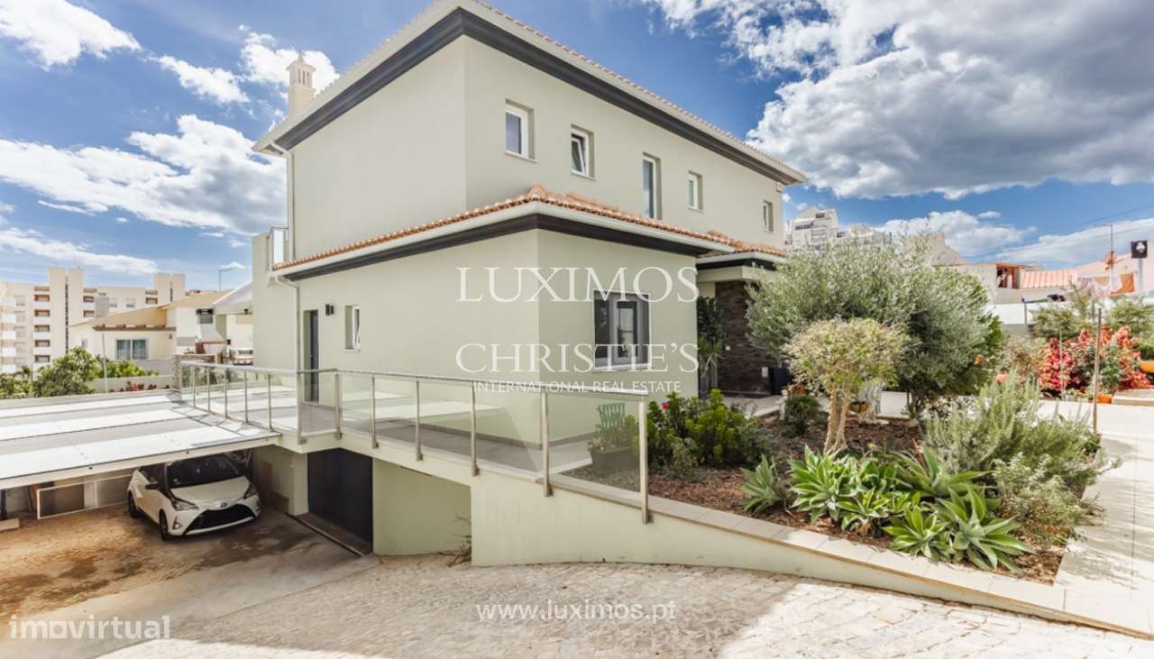 Fantástica moradia V4 com piscina em Armação de Pera, Algarve - Grande imagem: 2/27