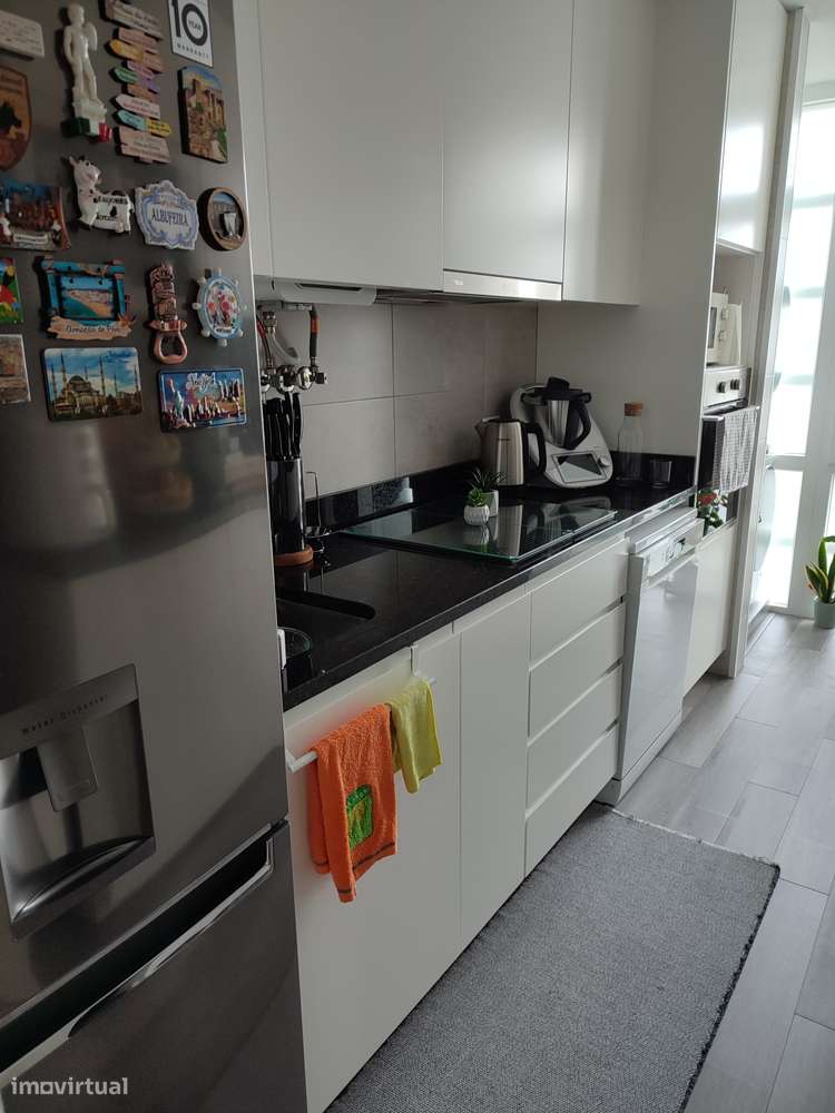 Vendo T2 Remodelado em Santo António dos Cavaleiros - Grande imagem: 4/24