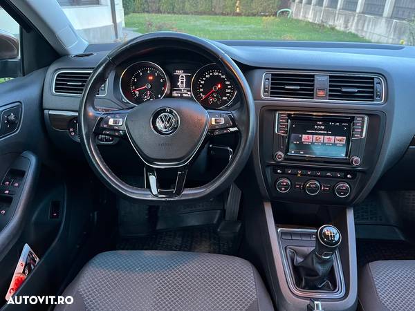 Volkswagen Jetta 1.2 TSI Trendline - 6