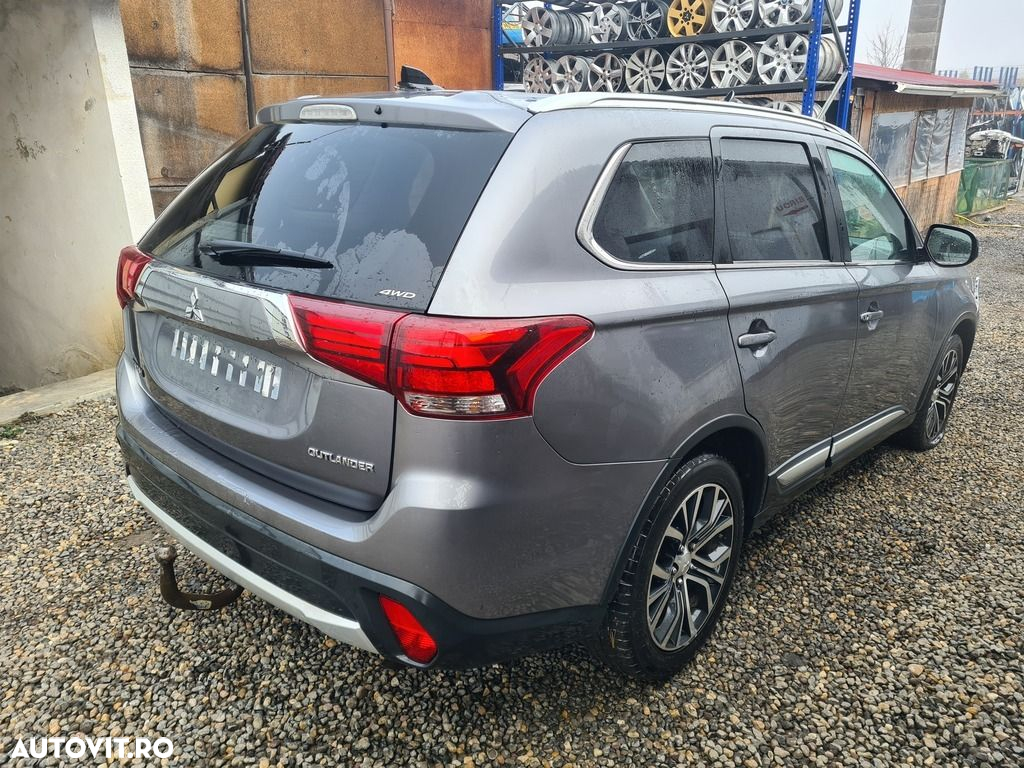 Dezmembrez Mitsubishi Outlander III facelift 2.2 DIESEL 2015-2018 - 3