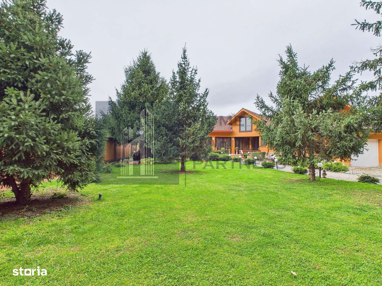 VILĂ CONTEMPORANĂ ÎN SNAGOV – 575 mp utili, teren 1.417 mp - Imagine principală: 3/20