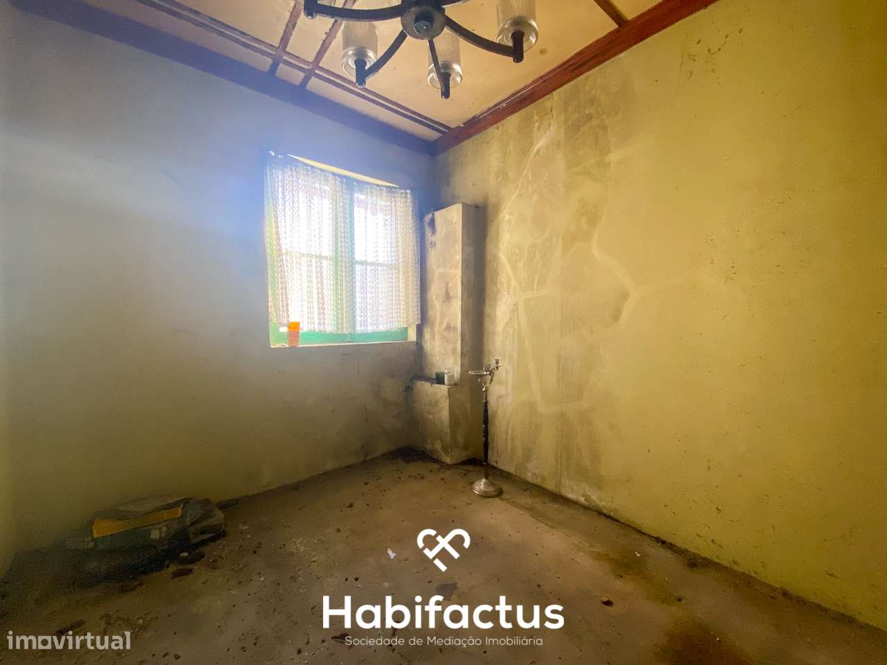 MoradiaT2 para remodelar em Nelas - Grande imagem: 4/10