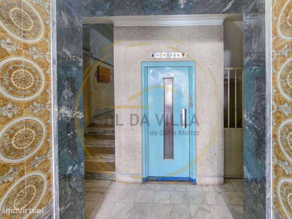 Apartamento T3 com 3 varandas - Laranjeiro, Almada - 310.000€-19