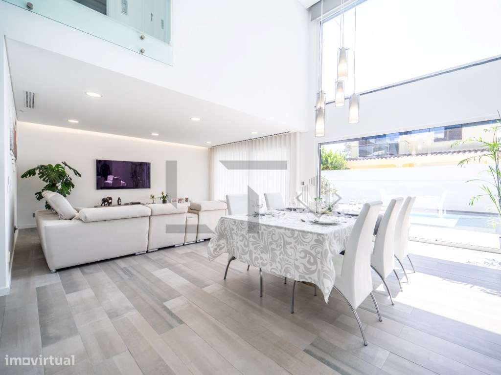 Moradia T4 Smart Home com Piscina, para Venda na Aroeira, Charneca ...-17