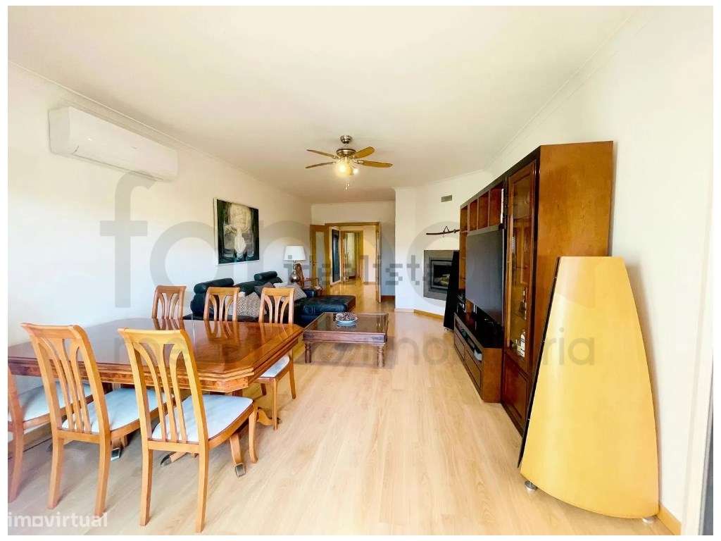 T2 em condomínio com logradouro e box - Grande imagem: 4/58