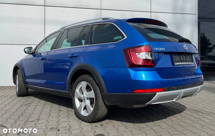 Skoda Octavia Scout 2.0 TDI 4x4 DSG - 13