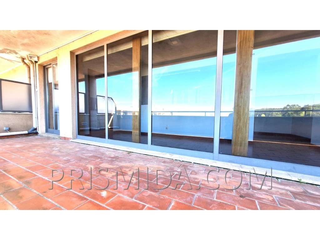 Duplex T4+office Renovado | Bi-Familiar | Terraço c/Churrasqueira - Grande imagem: 4/27