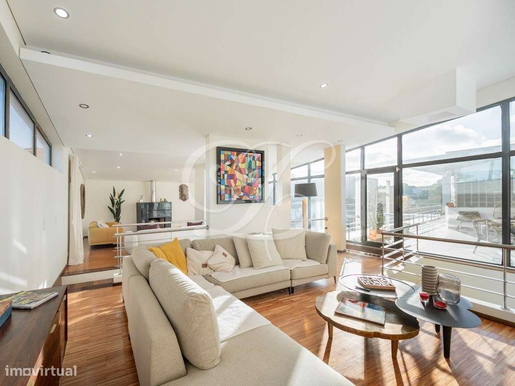 Moradia T4+1 com piscina, jardim relvado e área de barbecue | Cascais-12