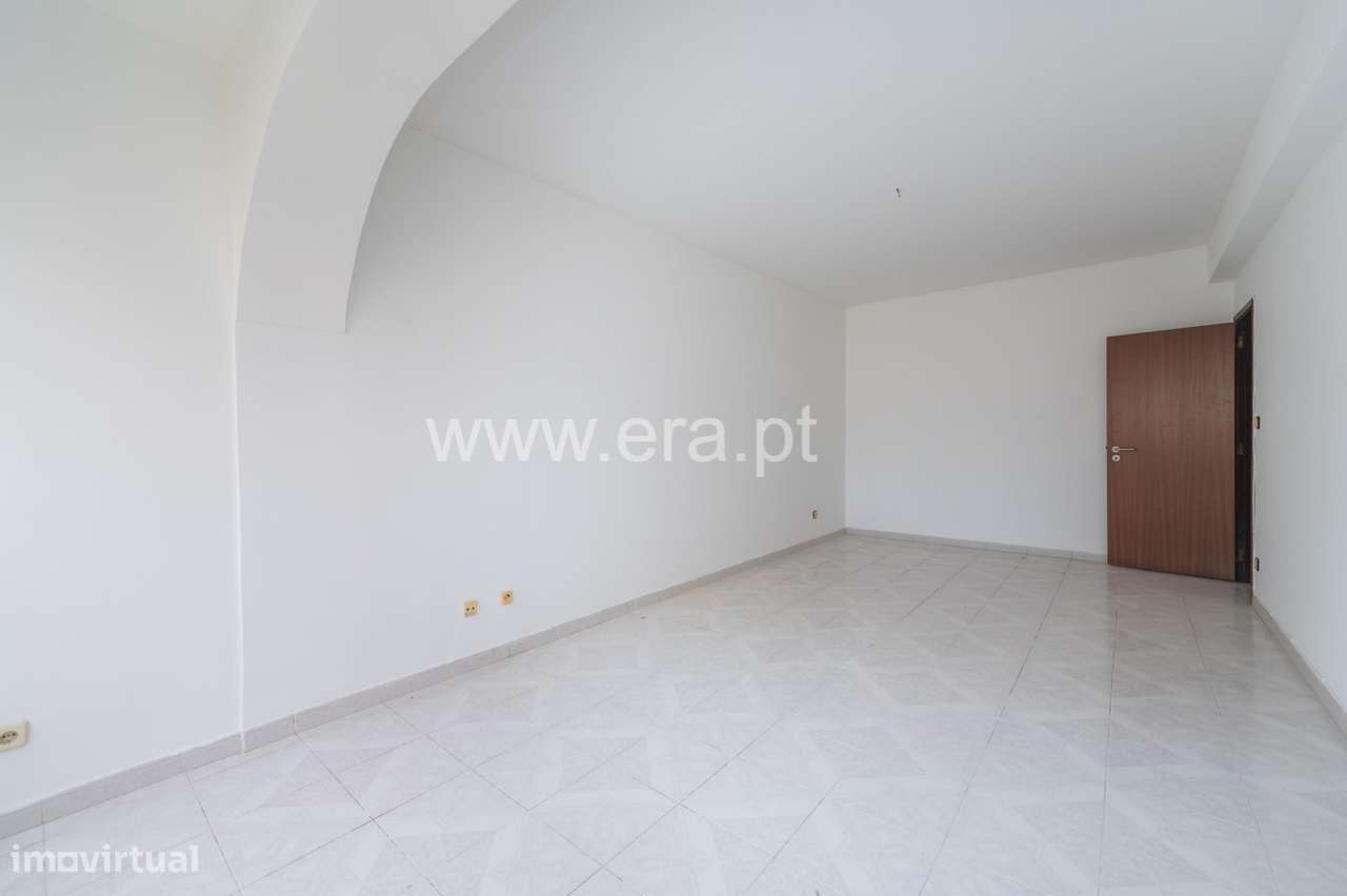 T2 - Jardim do Sol, Odivelas com lugar garagem-12