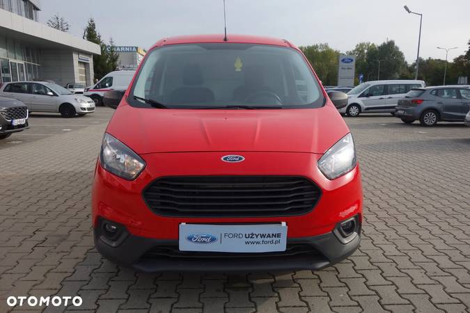 Ford Transit Courier - 10