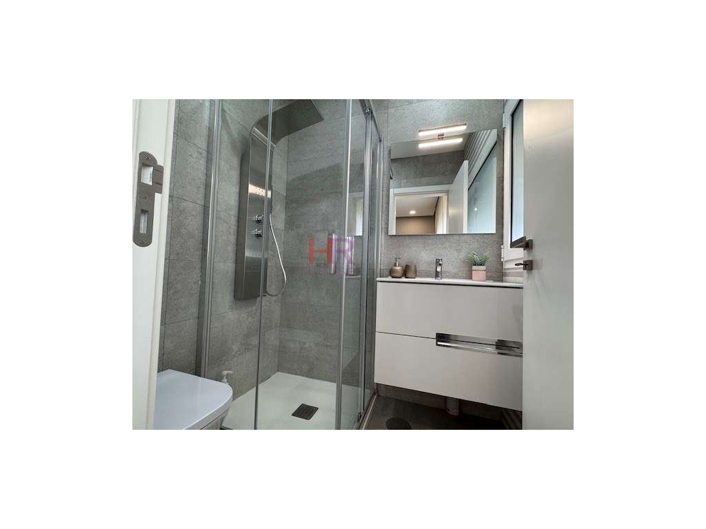 Arrenda-se T4 totalmente mobilado e equipado com garagem dupla. - Grande imagem: 5/60