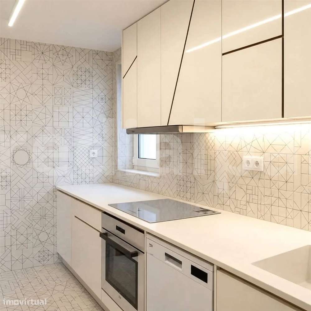Moradia T3+1 para venda no Bairro António Aroso-5