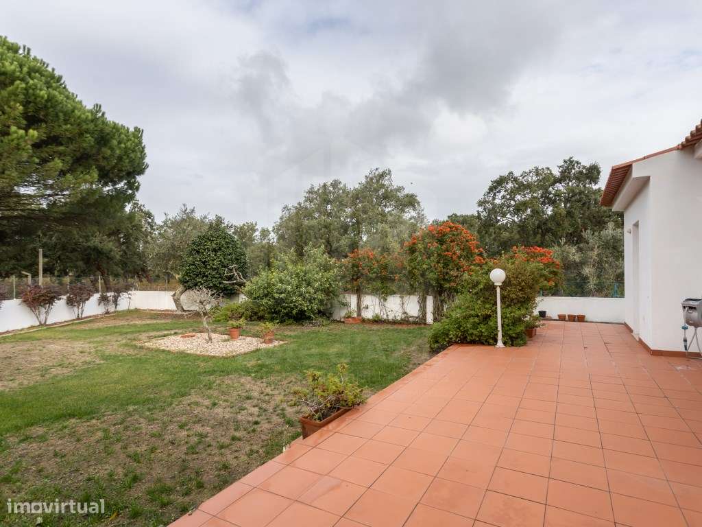 Moradia T4 em Alto das Vinhas-32