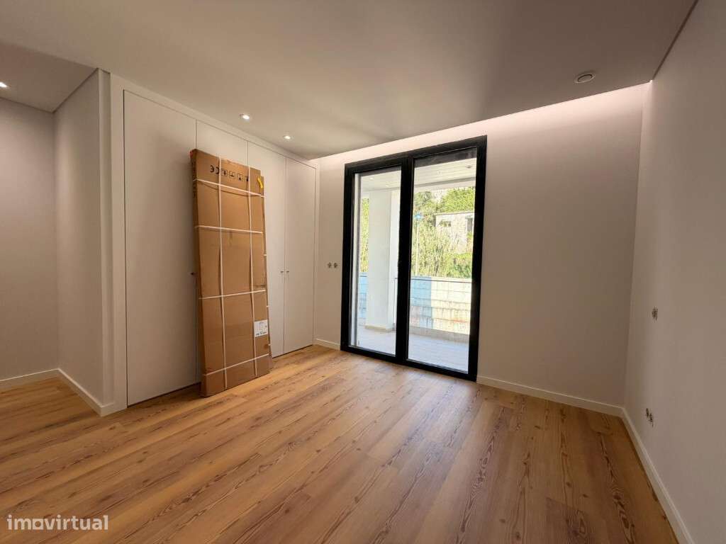 Apartameto T4 Duplex com  garagem em zona da Solum-11