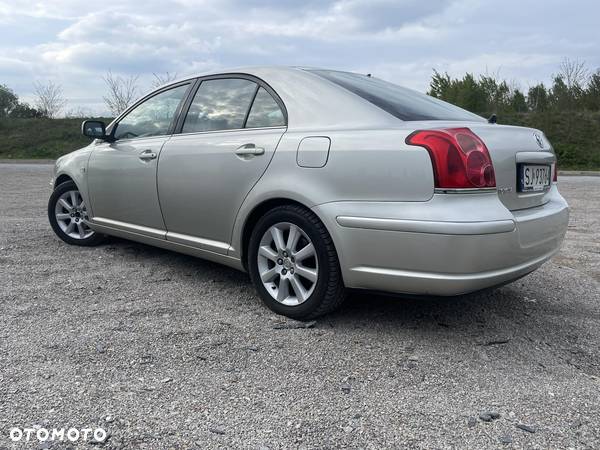 Toyota Avensis 1.8 VVT-i Sol - 4