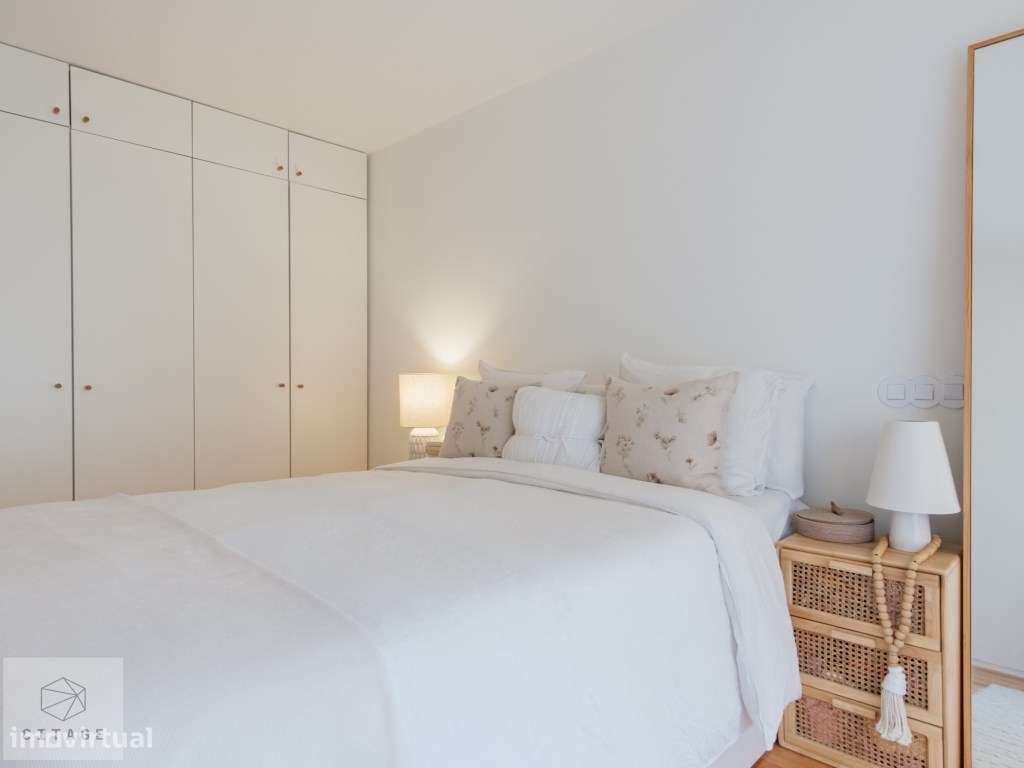 Apartamento T4 com garagem e terraço em Belem-25