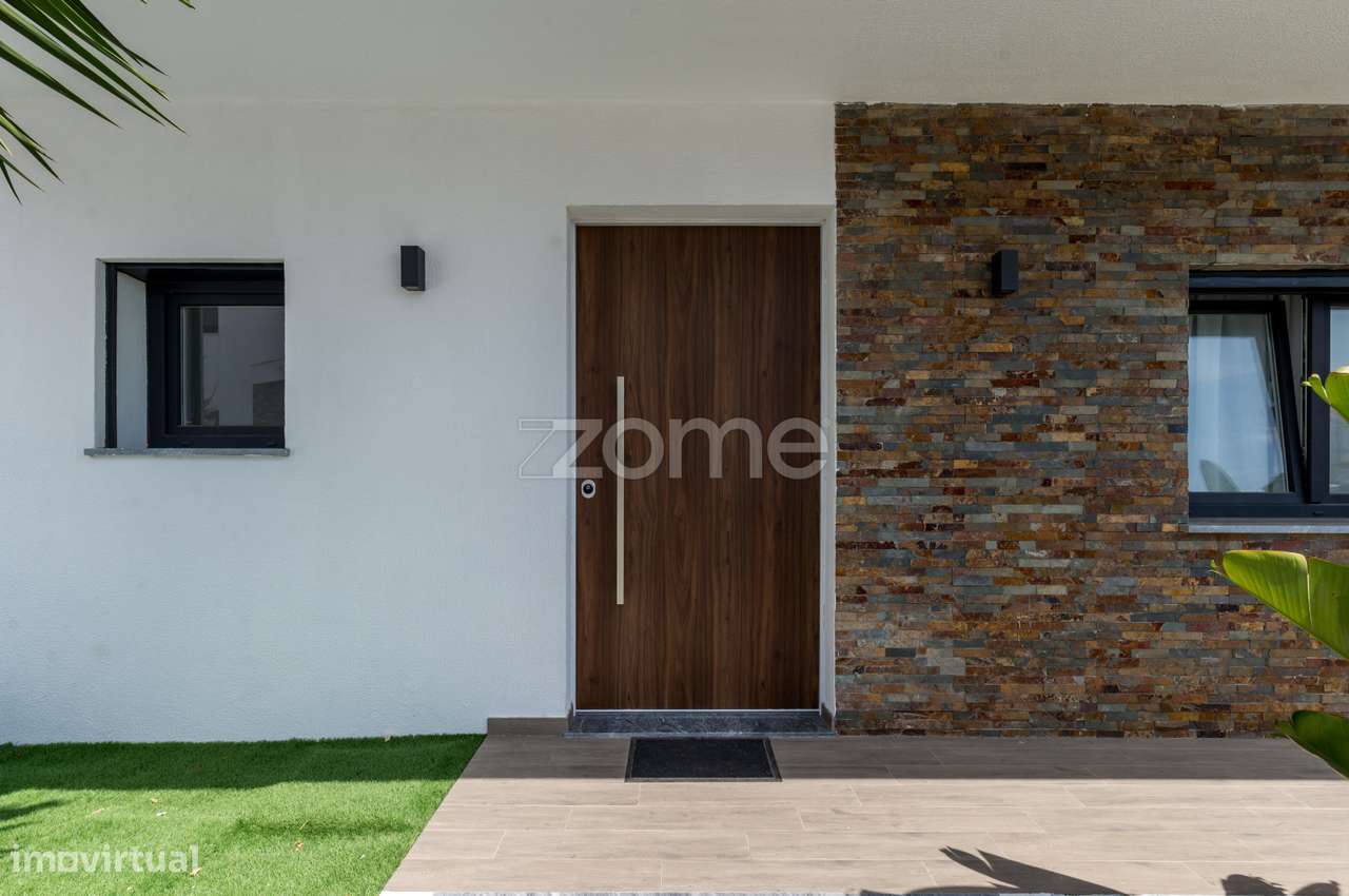 Moradia T4 Bª São Sebastião - Famões-2