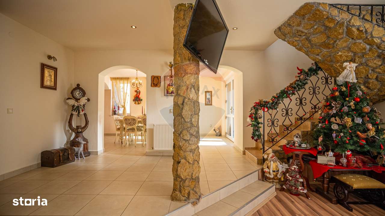 Vilă de lux  cu 6 camere de vânzare /534 mp teren/Simon Bran - Imagine principală: 4/20