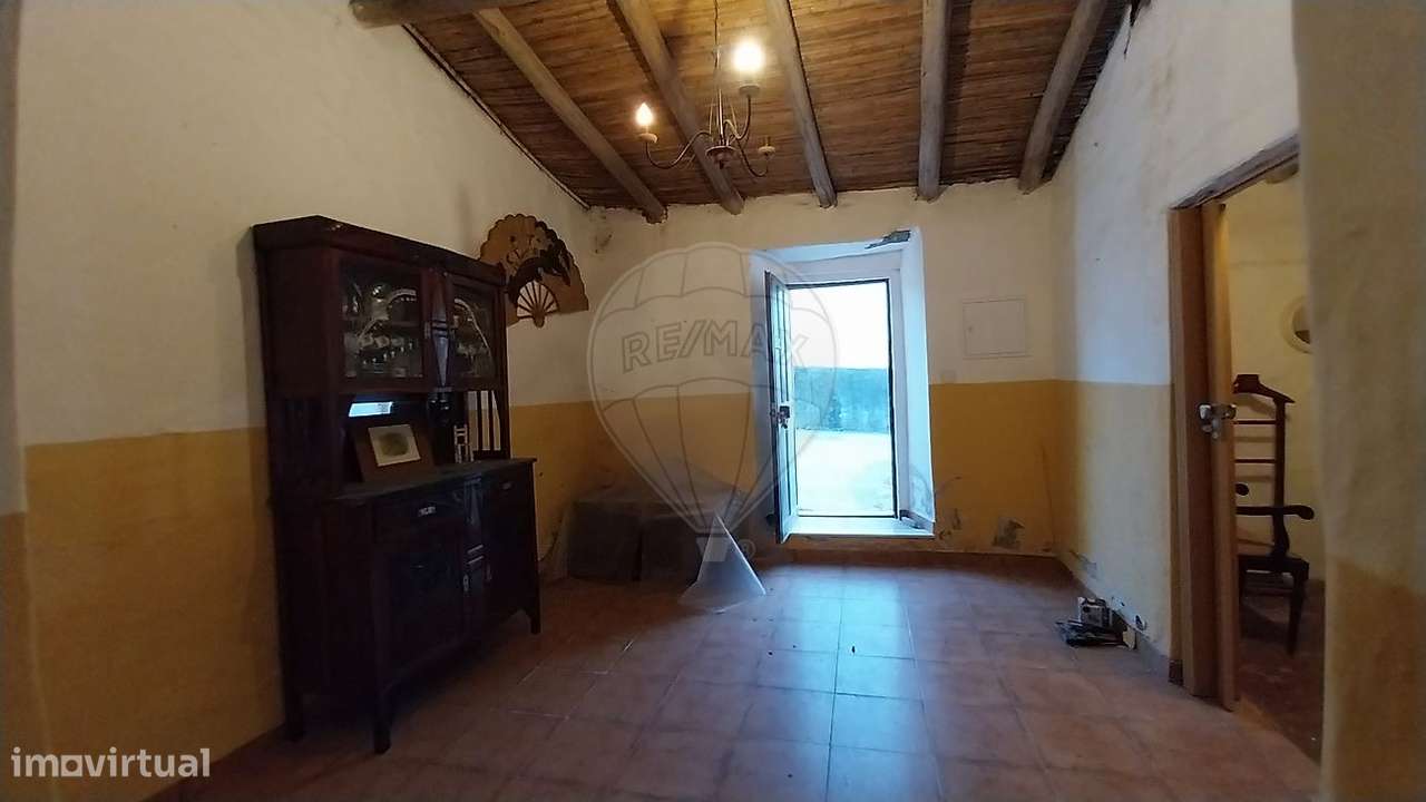 Moradia T2 para venda-3