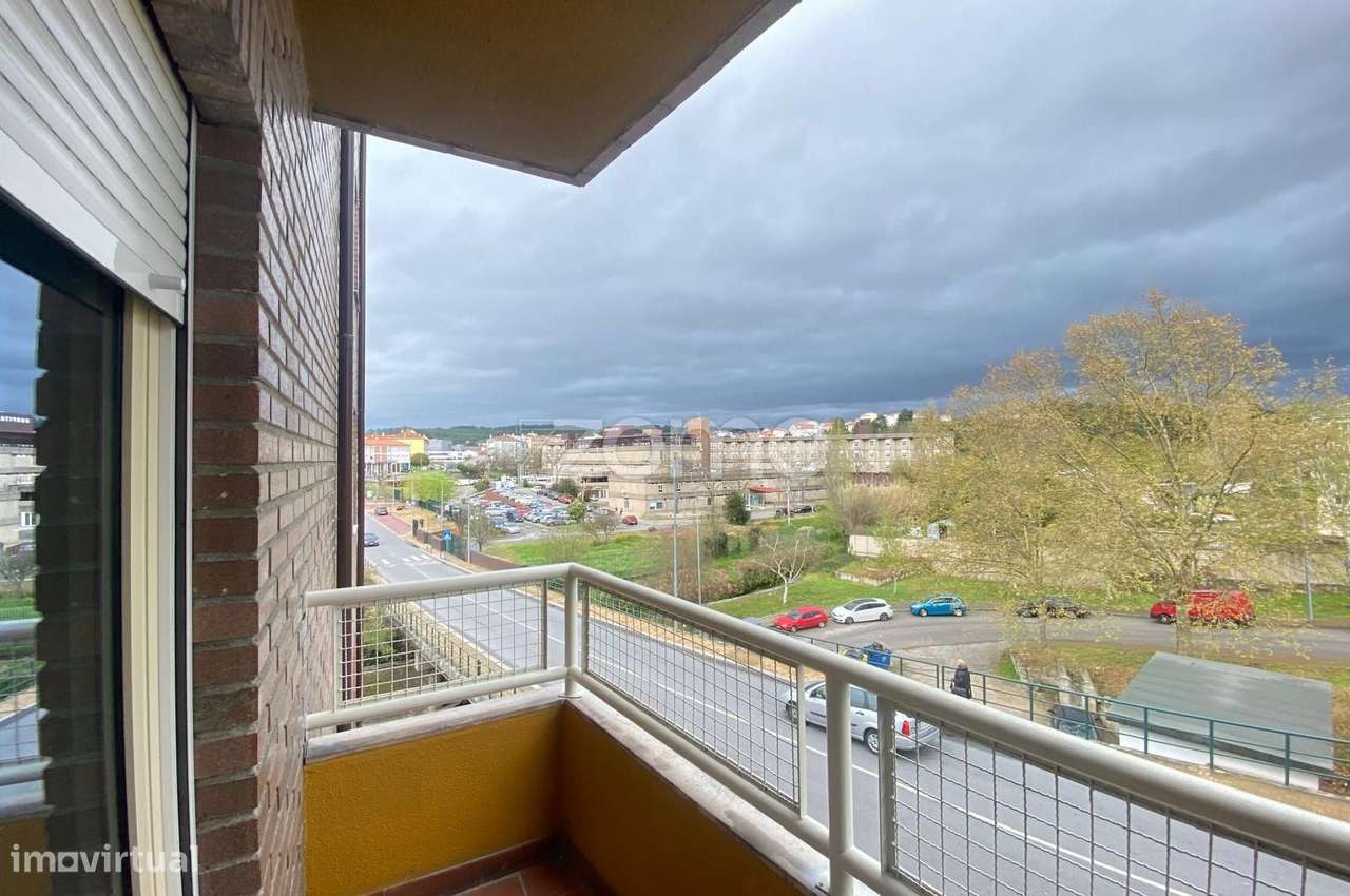 Apartamento Renovado T3 com Vista Panorâmica em Chaves - Grande imagem: 4/16