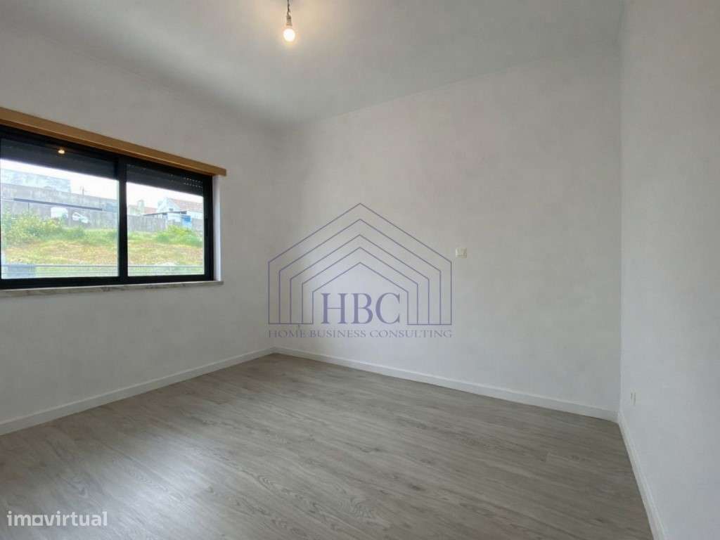 Moradia T5 Moderna e Remodelada no Feijó - Espaço, Conforto e Exclu...-12