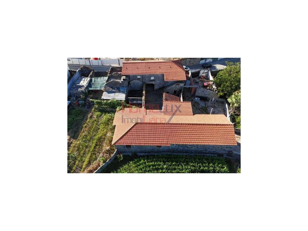 Terreno com Ruinas em Águas Santas - Grande imagem: 3/47