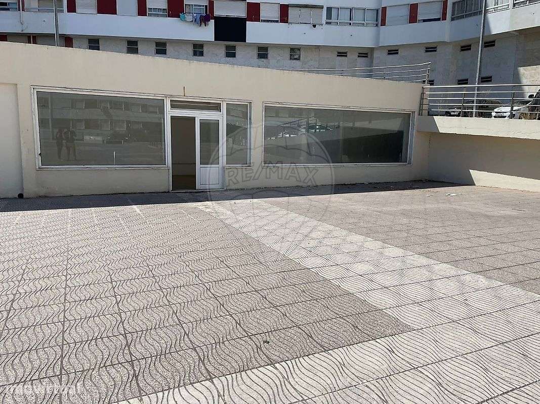 Loja  para arrendamento - Grande imagem: 2/12