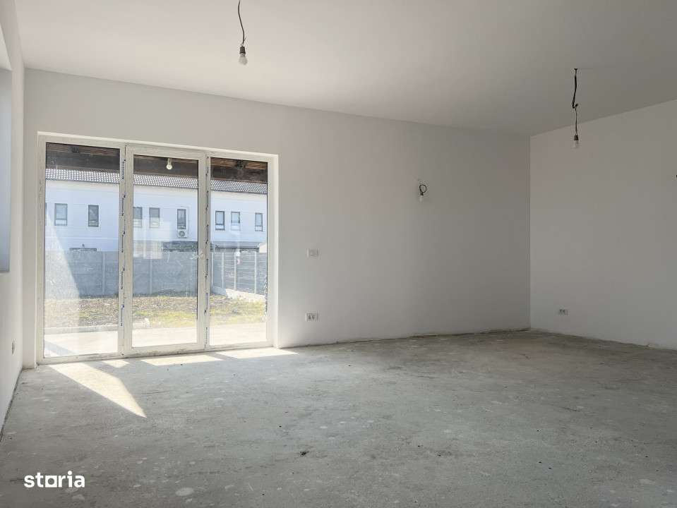 Duplex, 115mp utili, 310mp teren, 4 camere, Curent trifazic-Sacalaz - Imagine principală: 4/17