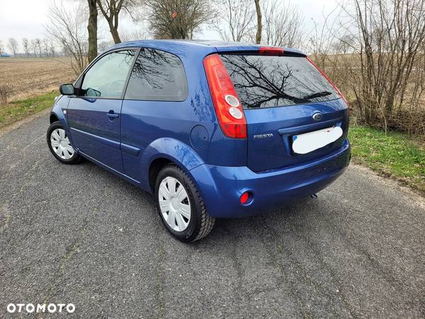 Ford Fiesta 1.3 Ambiente - 3