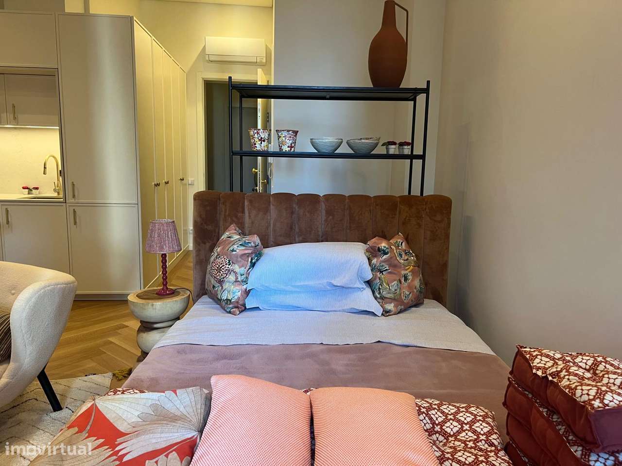 T0 luxuoso, mobilado e equipado, no centro-8