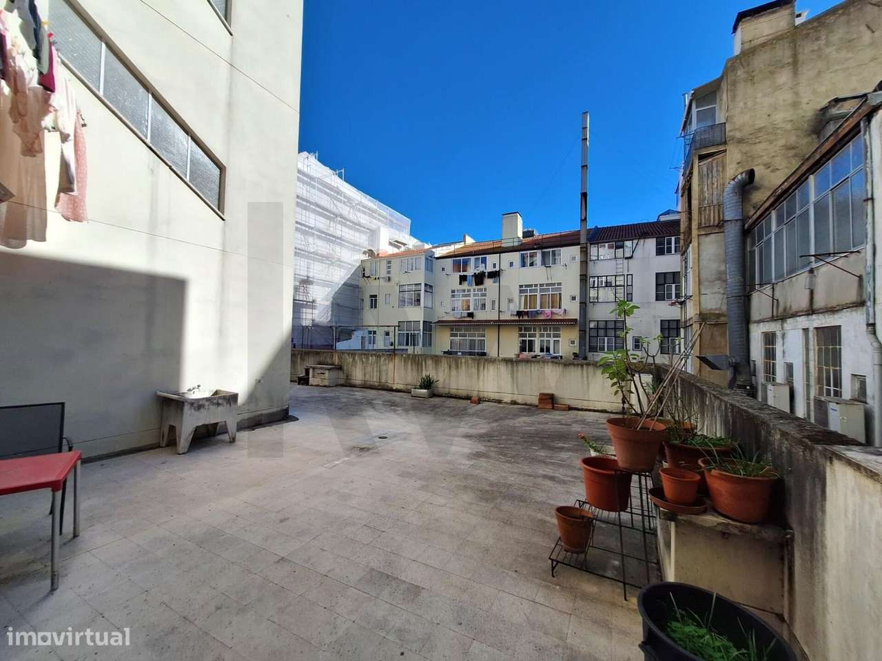 T1 | Arroios | Praça do Chile | Para renovação | Prédio com elevador-23